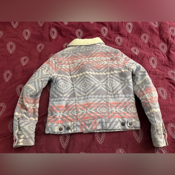 Aztec print, Sherpa lined jacket by Wrangler - Picture 2 of 6